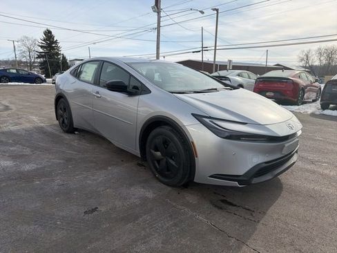 New 2026 Toyota Prius LE image 8