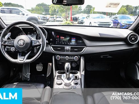 Used 2022 Alfa Romeo Giulia Veloce RWD image 28