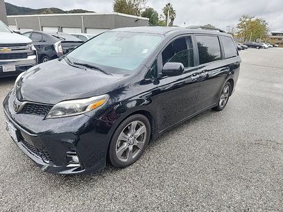 Used 2018 Toyota Sienna SE