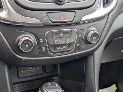 Used 2020 Chevrolet Equinox LT FWD image 23