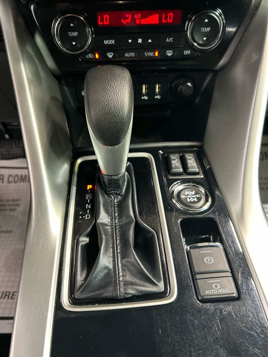 Used 2023 Mitsubishi Eclipse Cross SEL AWD/4WD image 7