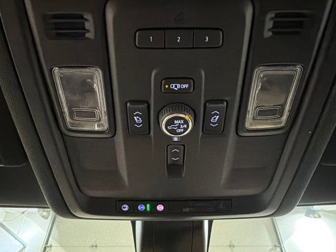 Used 2022 Chevrolet Tahoe High Country AWD/4WD image 23