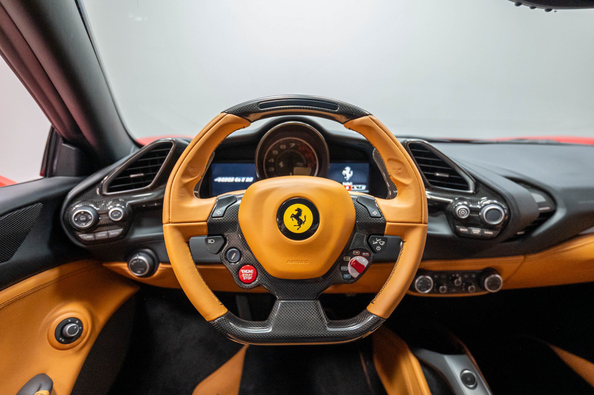 Used 2016 Ferrari 488 GTB RWD image 18