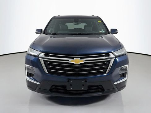 Used 2022 Chevrolet Traverse LT w/ LT Premium Package AWD/4WD image 2
