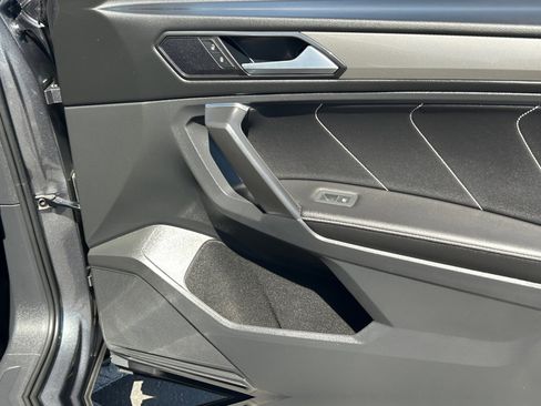 Certified 2022 Volkswagen Tiguan SE image 16