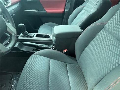 Used 2023 Toyota Tacoma SR5 AWD/4WD image 4