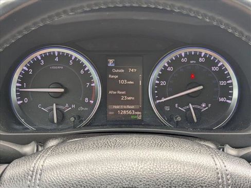 Used 2017 Toyota Highlander SE AWD/4WD image 3