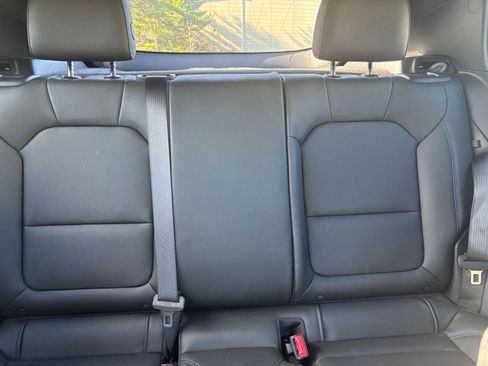 Used 2025 Buick Envista Sport Touring image 36