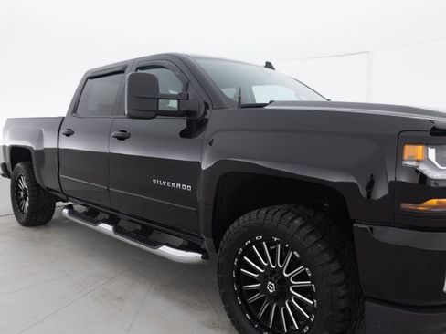 Used 2017 Chevrolet Silverado 1500 LT w/ All Star Edition AWD/4WD image 11