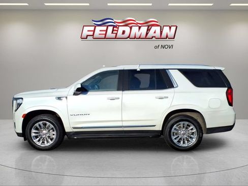 Used 2023 GMC Yukon SLT AWD/4WD image 2