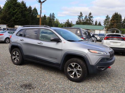 Used 2015 Jeep Cherokee Trailhawk AWD/4WD image 5