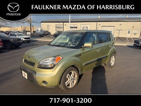 Used 2010 Kia Soul + w/ Audio Pkg image 1