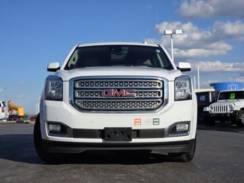 Used 2017 GMC Yukon XL SLT w/ Open Road Package image 12