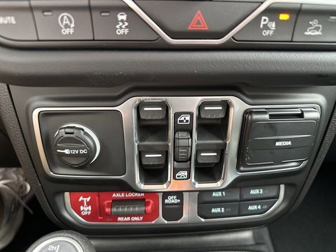 New 2026 Jeep Gladiator Mojave image 71