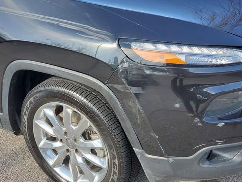 Used 2015 Jeep Cherokee Limited w/ Luxury Group image 39