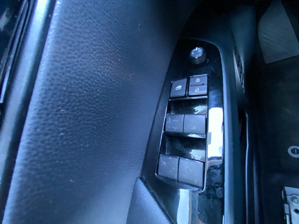 Used 2022 Toyota Prius LE AWD/4WD image 17