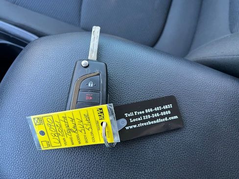 Used 2021 Toyota RAV4 LE image 33