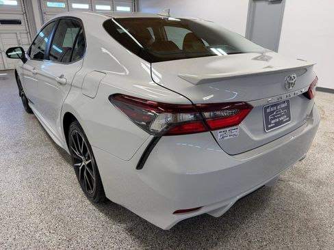 Used 2024 Toyota Camry SE image 7