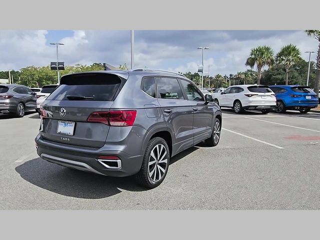 Used 2023 Volkswagen Taos SE w/ Panoramic Sunroof Package FWD image 23