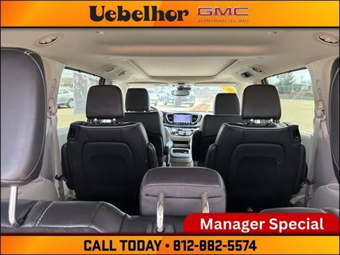 Used 2024 Chrysler Pacifica Limited FWD image 12