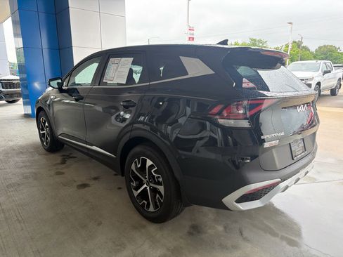 Used 2025 Kia Sportage EX FWD image 4