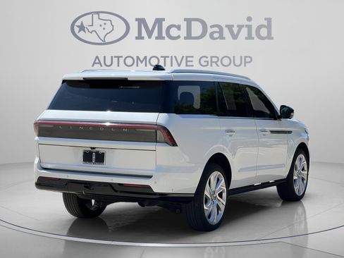Certified 2025 Lincoln Navigator Reserve AWD/4WD image 7