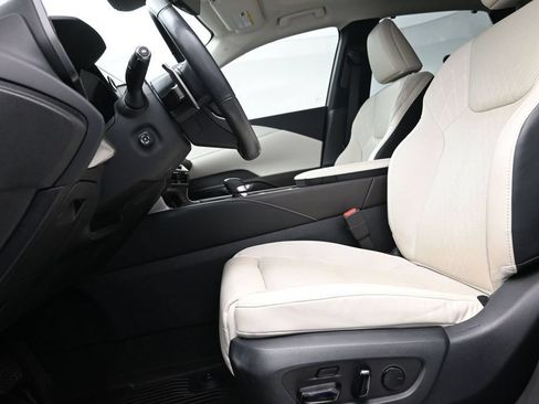 Used 2023 Lexus RX 350 w/ Accessory Package (2T) AWD/4WD image 20