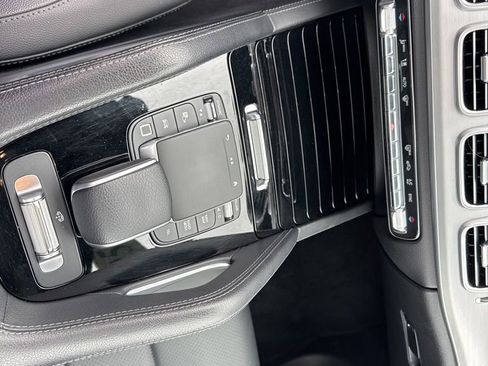 Used 2025 Mercedes-Benz GLS 450 4MATIC image 13