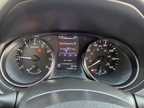 Used 2017 Nissan Rogue Sport SV w/ SV Premium Package image 16