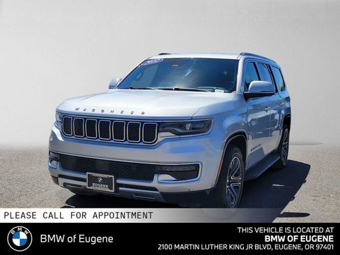 Used 2022 Jeep Wagoneer Series III AWD/4WD image 7