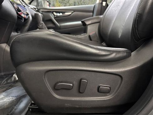 Used 2018 Nissan Rogue Sport SL w/ SL Premium Package image 17