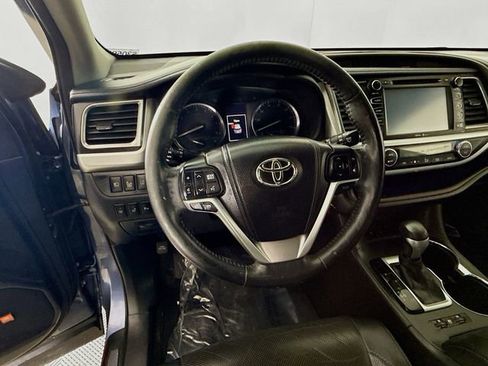Used 2014 Toyota Highlander Limited Platinum image 11