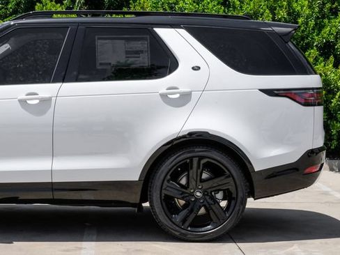 New 2026 Land Rover Discovery Dynamic SE AWD/4WD image 18
