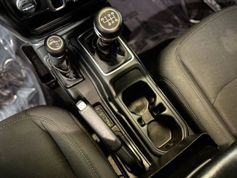 Used 2021 Jeep Wrangler Unlimited Sport image 18