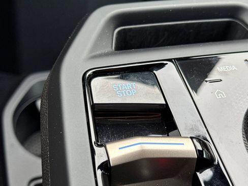 Used 2025 BMW iX xDrive50 image 23