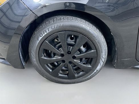 Used 2021 Toyota Corolla LE image 8