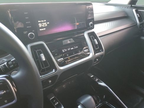 Used 2022 Kia Sorento SX image 26