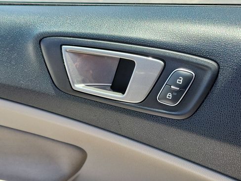 Used 2021 Ford EcoSport SE FWD image 16