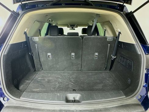 Used 2024 Nissan Pathfinder SV FWD image 34