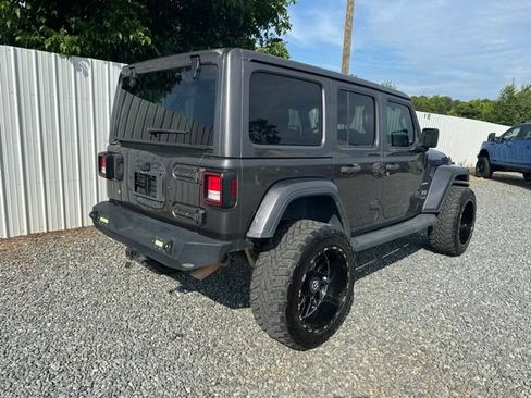 Used 2018 Jeep Wrangler Unlimited Sahara AWD/4WD image 5