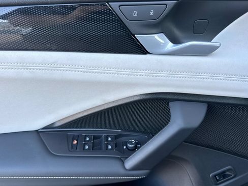 New 2025 Volkswagen Tiguan SE AWD/4WD image 11