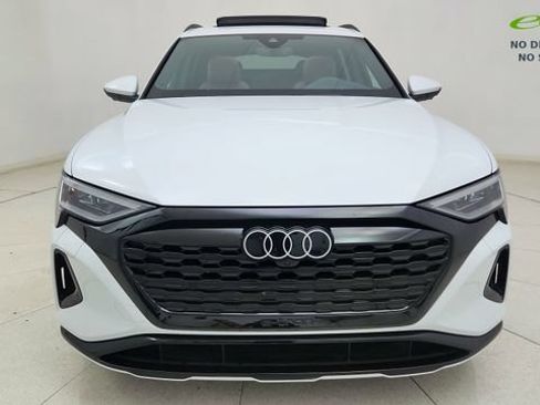 Used 2024 Audi Q8 e-tron Prestige w/ Prestige Package AWD/4WD image 2
