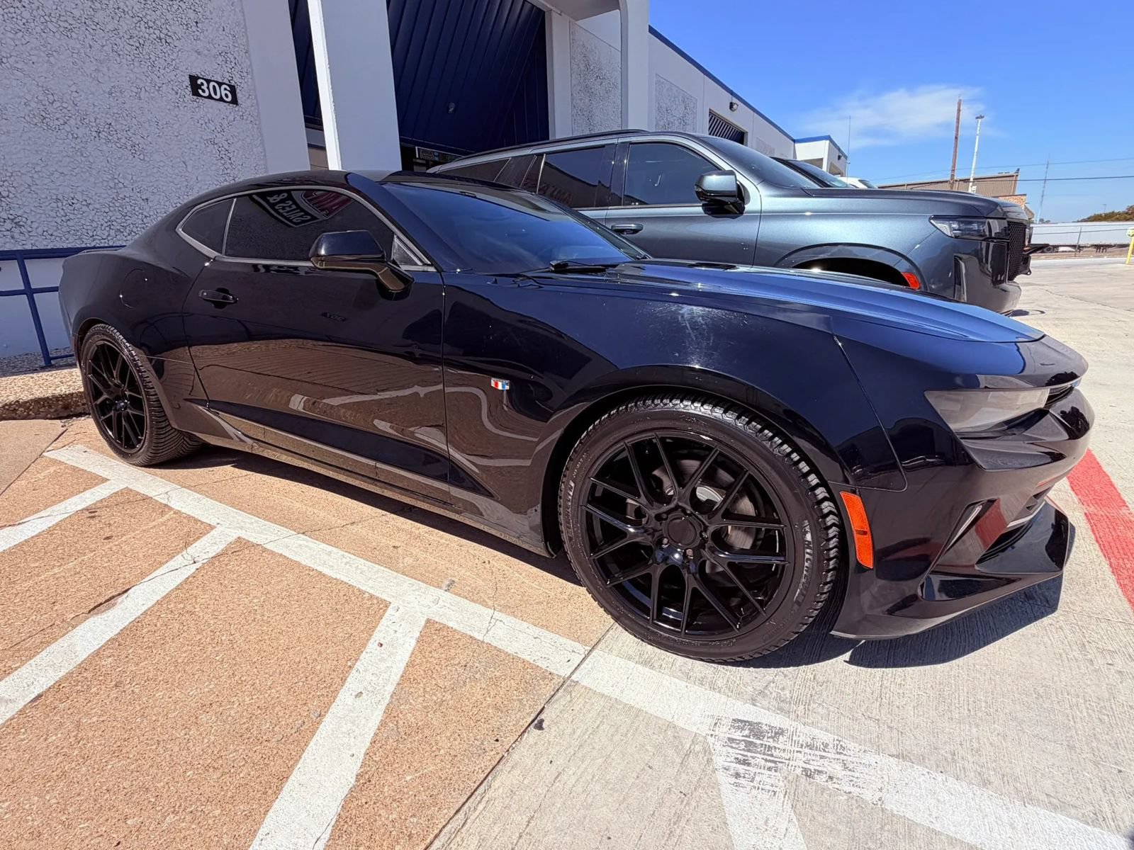 Used 2017 Chevrolet Camaro LT RWD image 6