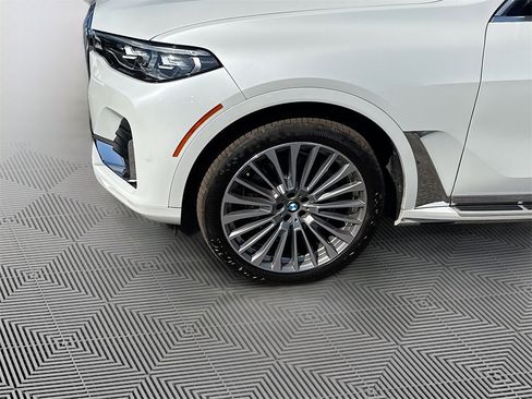 Used 2021 BMW X7 xDrive40i w/ Premium Package image 35