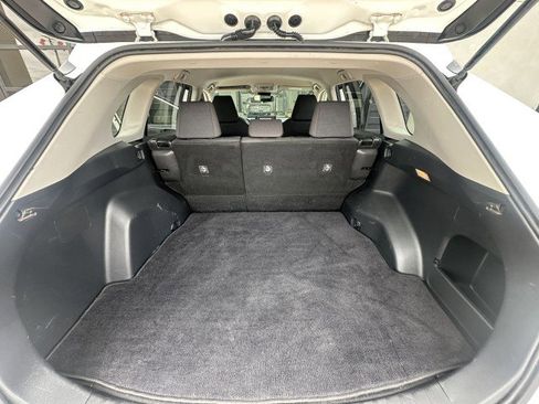 Used 2021 Toyota RAV4 LE FWD image 16