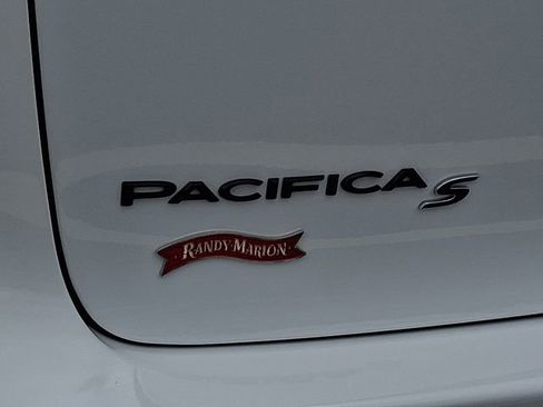 New 2026 Chrysler Pacifica Select w/ S Appearance Package FWD image 10