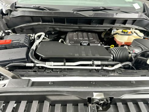 Used 2023 Chevrolet Silverado 1500 LT AWD/4WD image 32