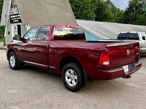 Used 2017 RAM 1500 Express AWD/4WD image 3