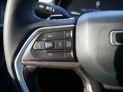 Used 2023 Jeep Grand Cherokee Limited w/ Black Appearance Package image 44