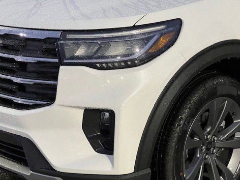 New 2026 Ford Explorer Active w/ Active Comfort Package image 9